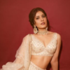 Article image for: Raashii <i class="tbold">khanna</i> flaunts her saree style