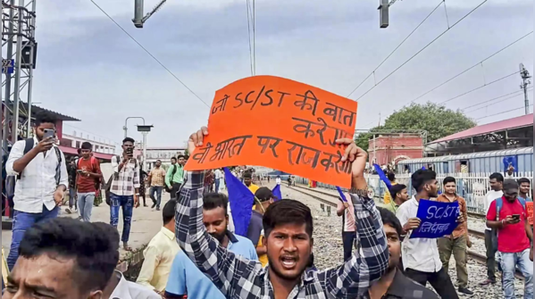 Railwat tracks blocked during Bharat Bandh in Arrah, Bihar