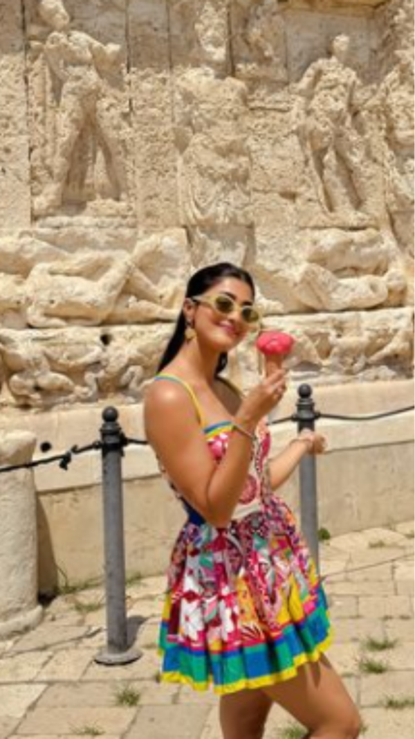 Pooja Hegde Images