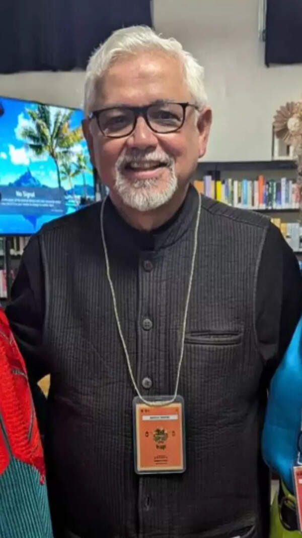 Amitav Ghosh Stills