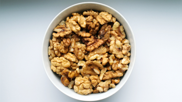 How do soaked walnuts benefit us?