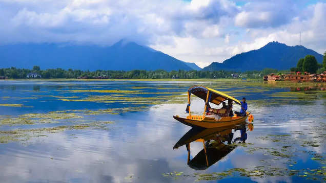 Dal Lake, the jewel of Kashmir, and why it should be on your travel wishlist