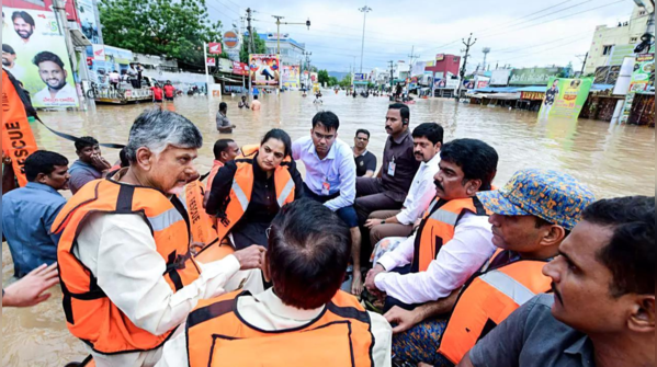 <strong>Andhra CM visits Vijayawada</strong>