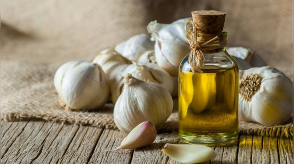 Garlic oil for hair