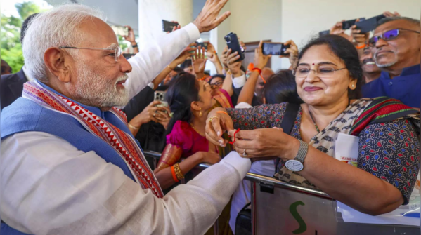 PM meeting the Indian diaspora