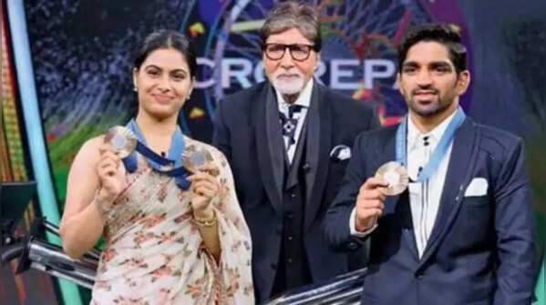 Big B praises Manu