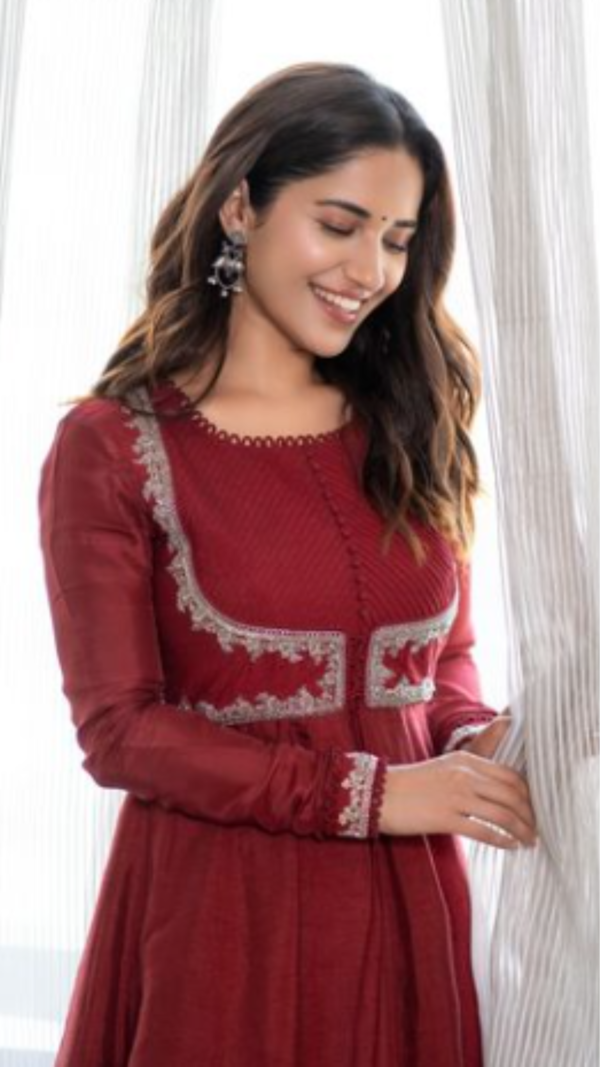 Ruhani Sharma Pictures