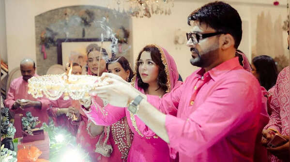Twinning in Pink for Ganpati Aarti