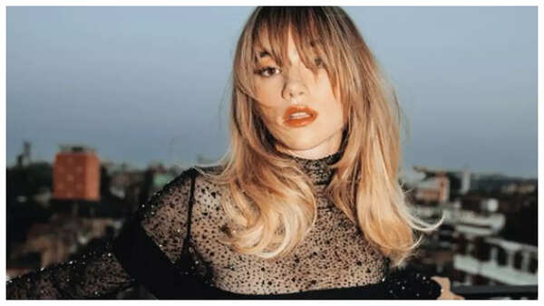 Suki Waterhouse Photos