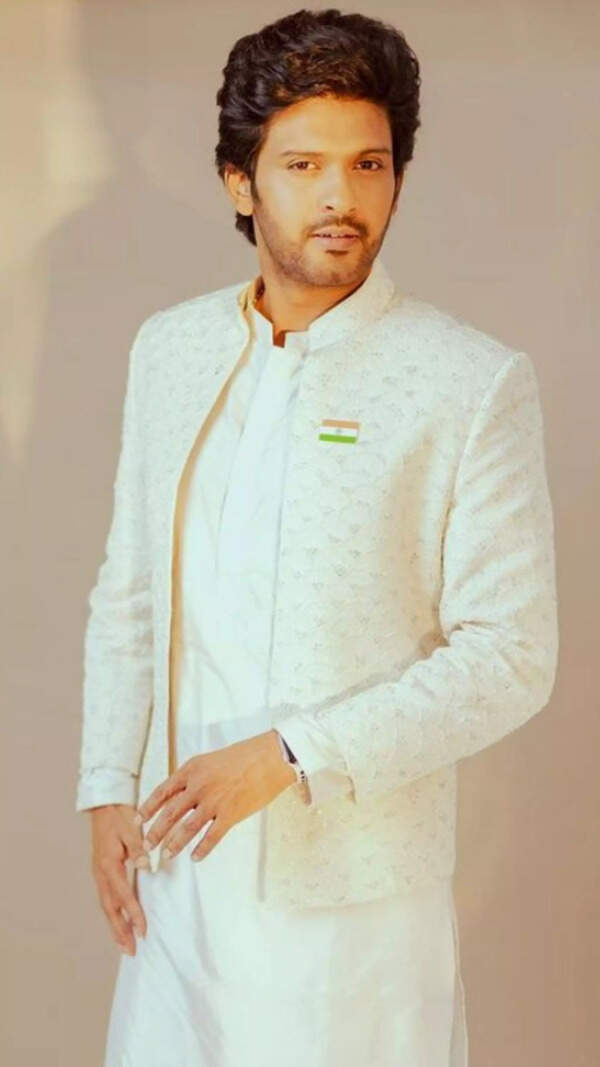 Naveen Polishetty Wallpapers