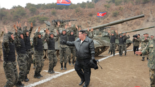 Kim praises new battle tanks