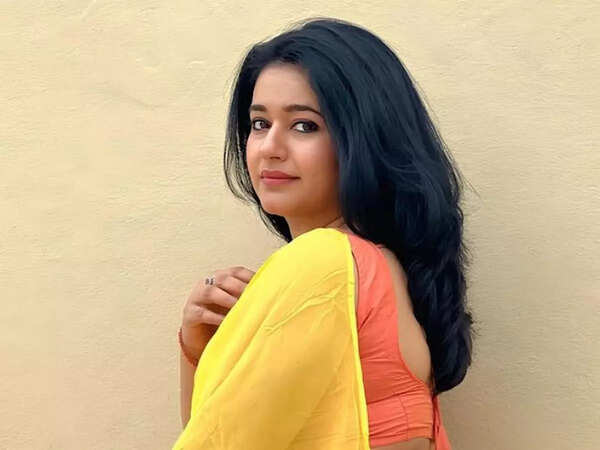 Poonam Bajwa Pictures