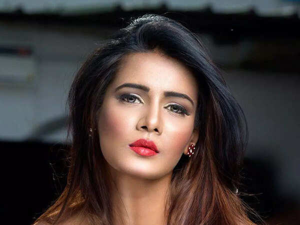 Meera Mitun Photos