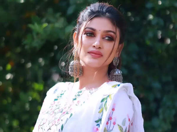 Oviya Helen Wallpapers