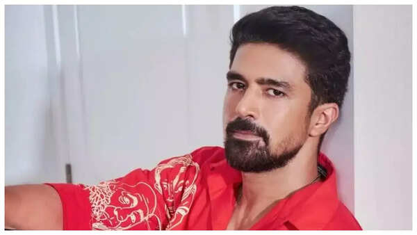 Saqib Saleem Pictures