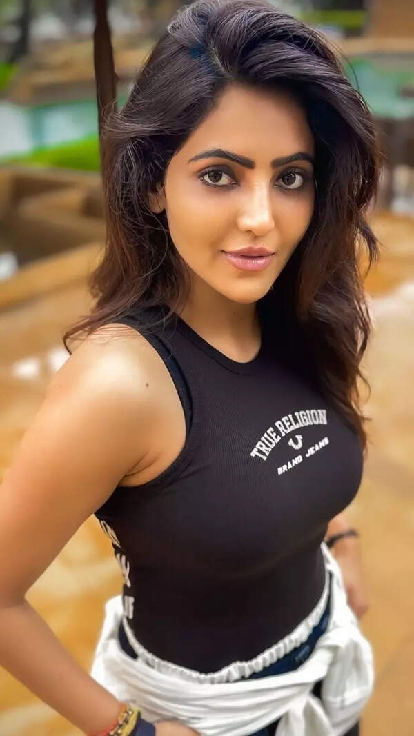Athulya Ravi