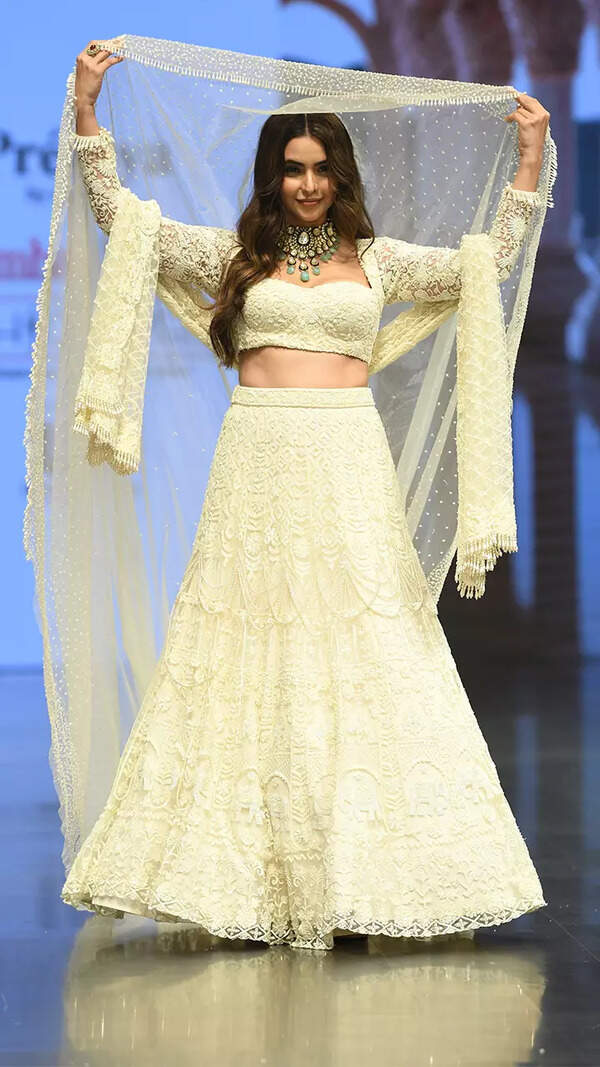 Aamna Sharif