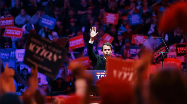 Tony Hinchcliffe calls Puerto Rico "a floating island of garbage"