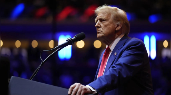 Trump calls for deportation of 'illegal migrants'