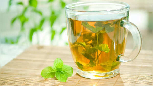 Fresh Mint Green Tea with a Squeeze of Lemon