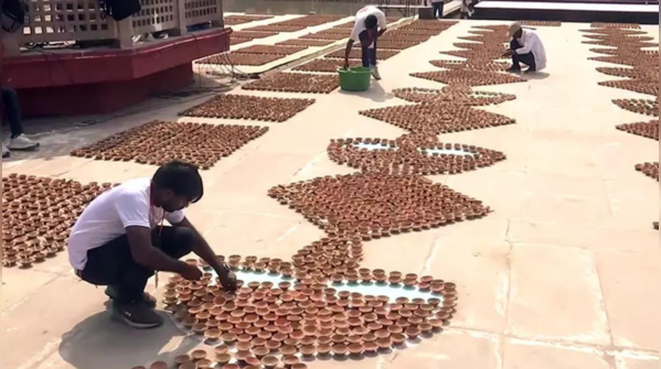 Ayodhya's 22 lakh Diyas hold previous record
