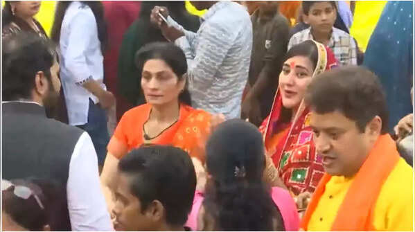 BJP MP Bansuri Swaraj offers 'Arghya'