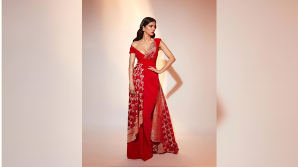 Saba Azad Images