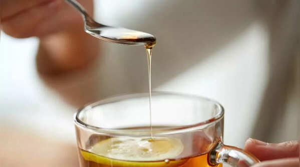 Hydrates and refreshes