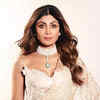 Article image for: Shilpa Shetty redefines glamour in an <i class="tbold">ivory saree</i>