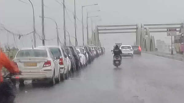 Vehicles shifted to flyovers