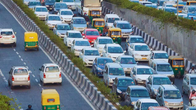Farmers' protest set to march from Noida to Delhi today: Traffic restrictions and alternate routes to keep in mind Farmers' protest set to march from Noida to Delhi today: Traffic restrictions and alternate routes to keep in mind