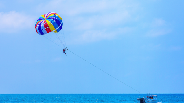 Himachal: Gobind Sagar Lake introduces parasailing activity to boost tourism