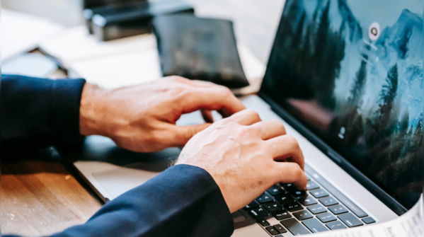 How to turn a side hustle into a full-time business