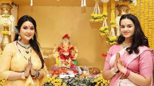 Pictures from inside the Fadnavis household