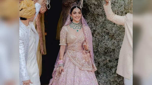 Kiara Advani: Modern pink glamour