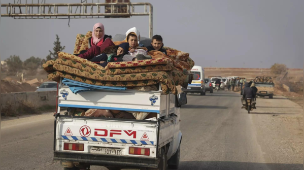 Thousands flee homes