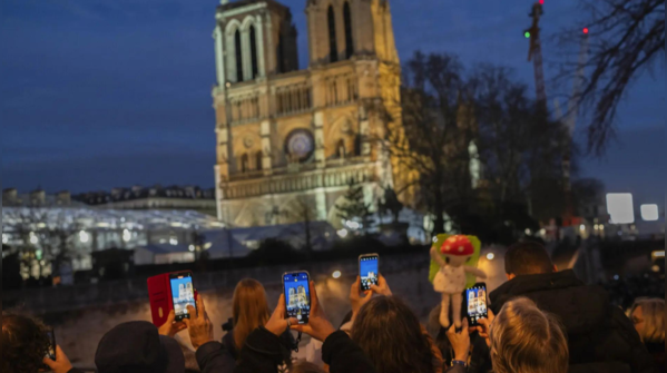 A unifying moment for France