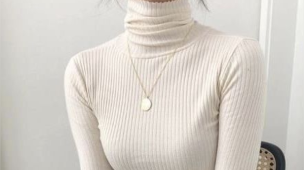 Necklace for high neckline