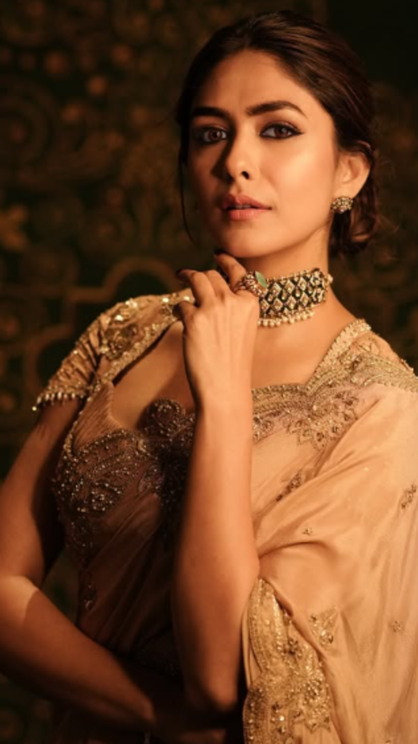 Mrunal Thakur Stills
