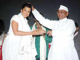 Anna Hazare @ spl. screening of 'Gali Gali..'