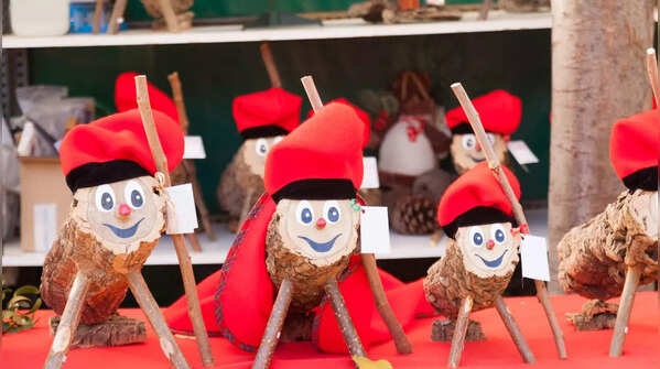 Catalonia’s Defecating Log and Figurines