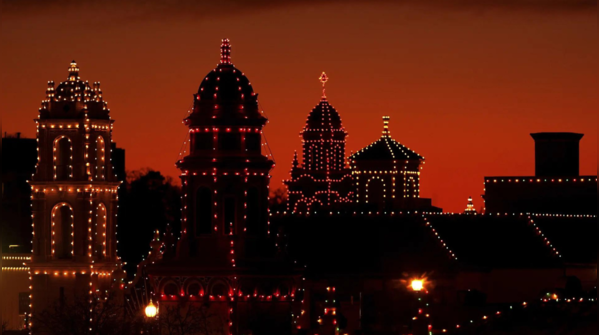 Holiday lights shine in Kansas