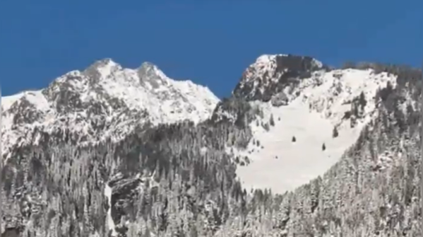 Tourists chase snow dreams