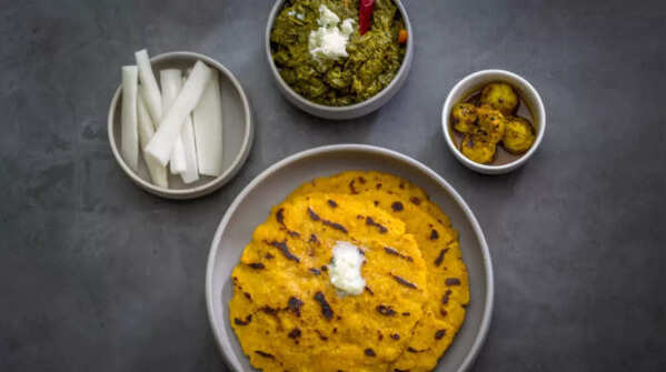 Makki di Roti and Sarson da Saag (Punjab)