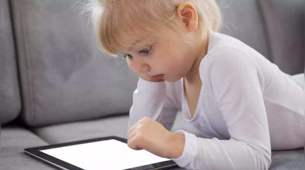 Managing their screen time with healthy tech habits