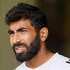 Jasprit Bumrah leaves the Sydney Cricket Ground with team doctor