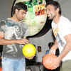 Article image for: Munaf, Praveen play bowling alley game
