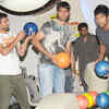 Article image for: Munaf, Praveen play bowling alley game
