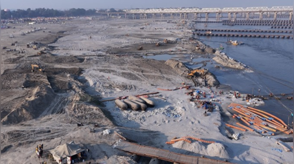 Massive workforce and dredging operation