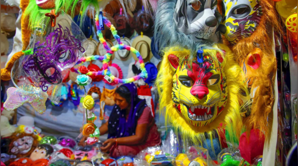 Shopkeepers prepare for Makar Sankranti